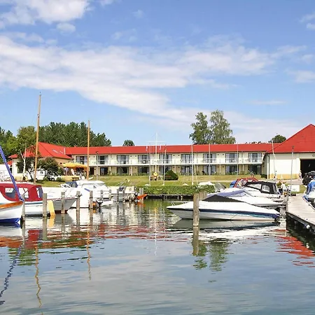 アパート Am Heidensee In *